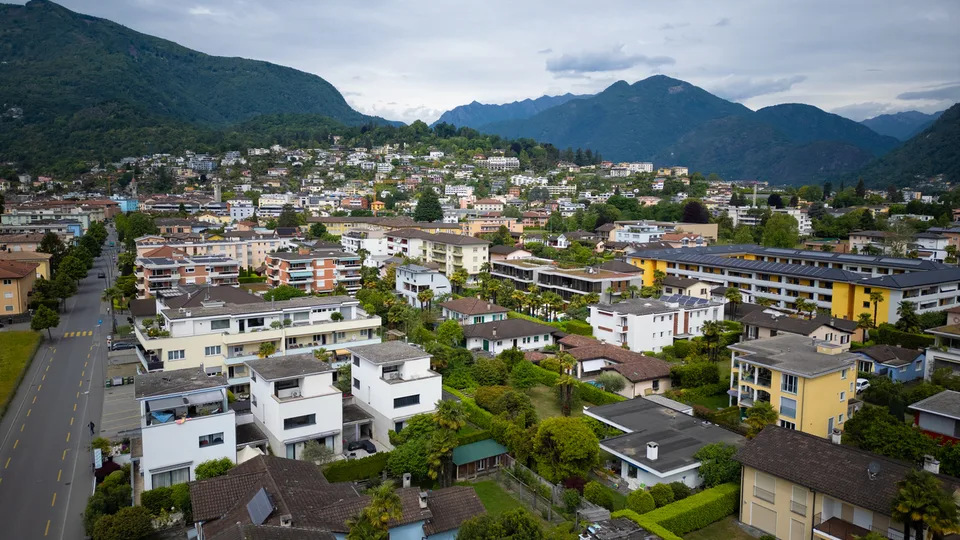 Moderna elegante villa in posizione centrale ad Ascona