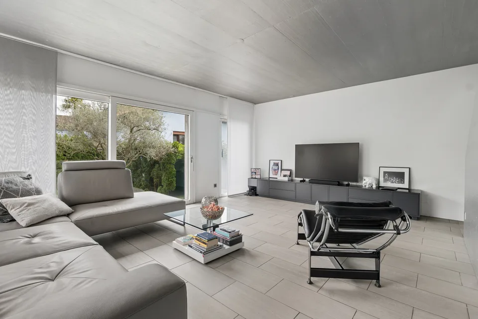 Moderna elegante villa in posizione centrale ad Ascona
