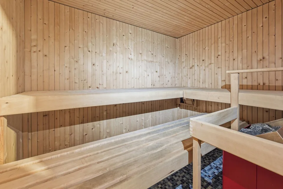 Exklusive Villa mit Pool an privilegierter Lage – Foto 13 von 15