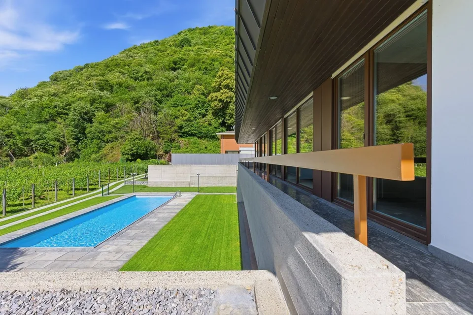 Exklusive Villa mit Pool an privilegierter Lage – Foto 6 von 15