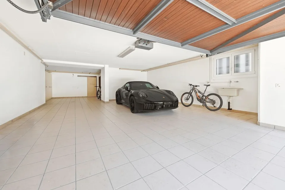 Exklusive Villa mit Pool an privilegierter Lage – Foto 14 von 15