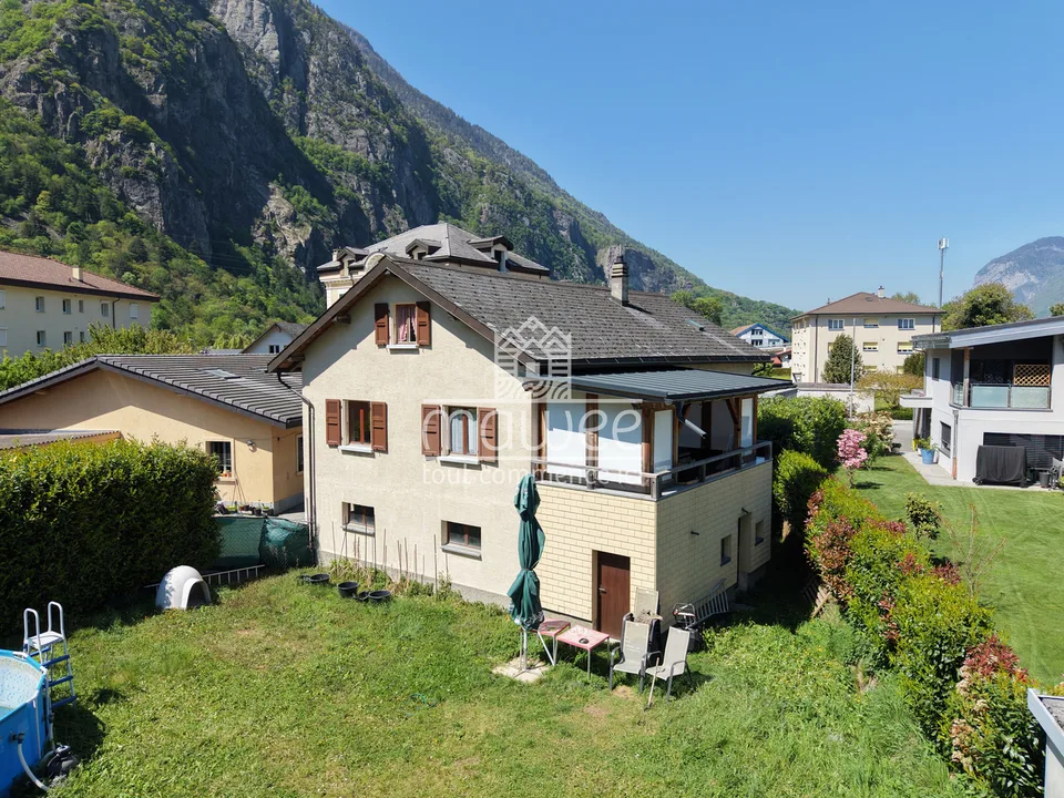 Rare sur le marché - Villa avec studio et fort potentiel !