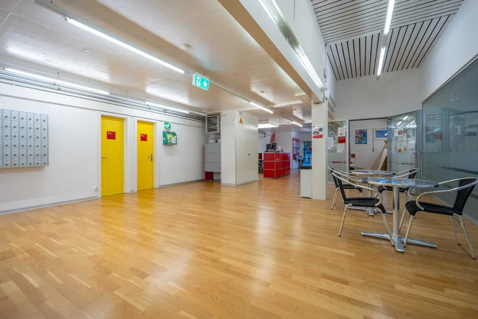 Commercial Building - Fitness + Apartment - Exclusive
