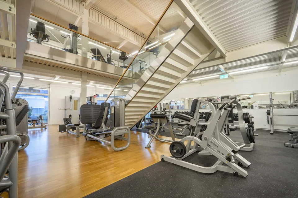 Commercial Building - Fitness + Apartment - Exclusive