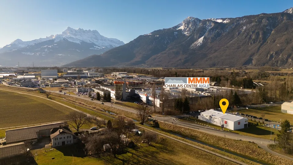 IMMEUBLE COMMERCIAL - FITNESS + APPARTEMENT - EN EXCLUSIVITÉ