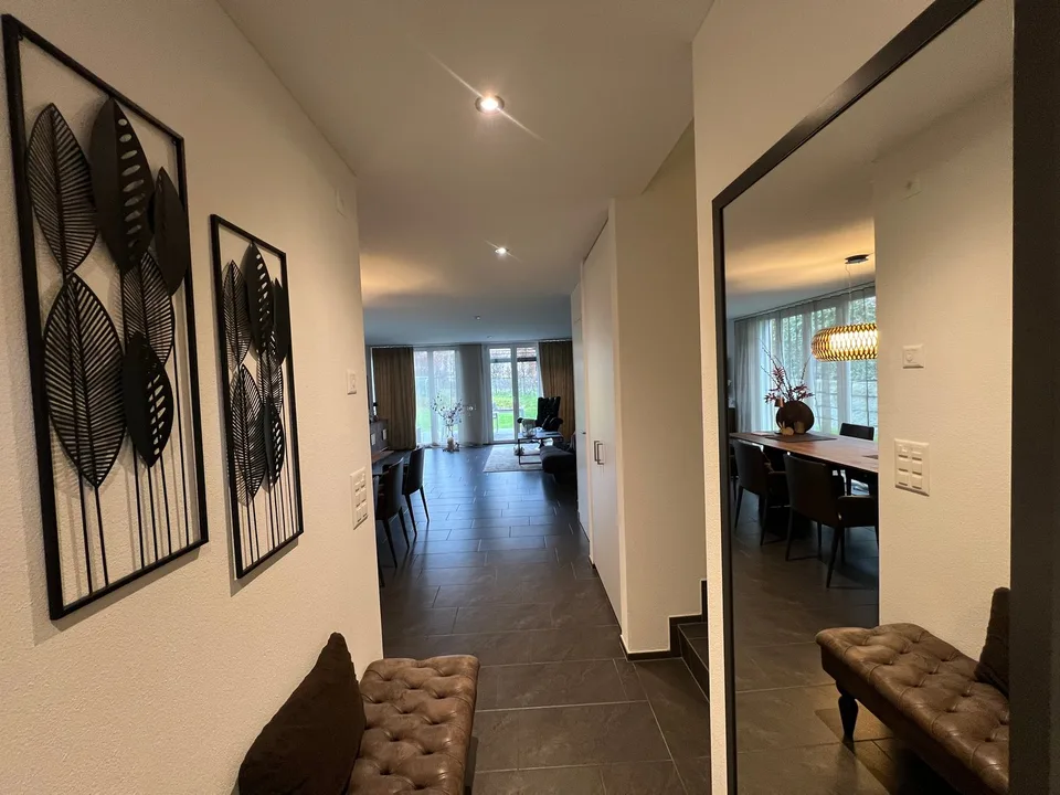 Maison de rang moderne de 6,5 pièces dans un quartier calme de Warth