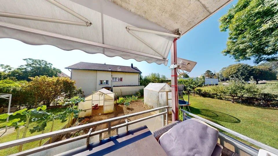 Casa multifamiliare centrale con grande giardino – foto 12 di 14