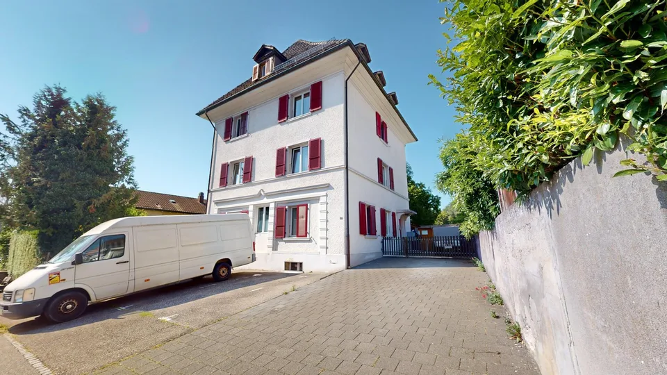 Zentrales Mehrfamilienhaus mit grossem Garten