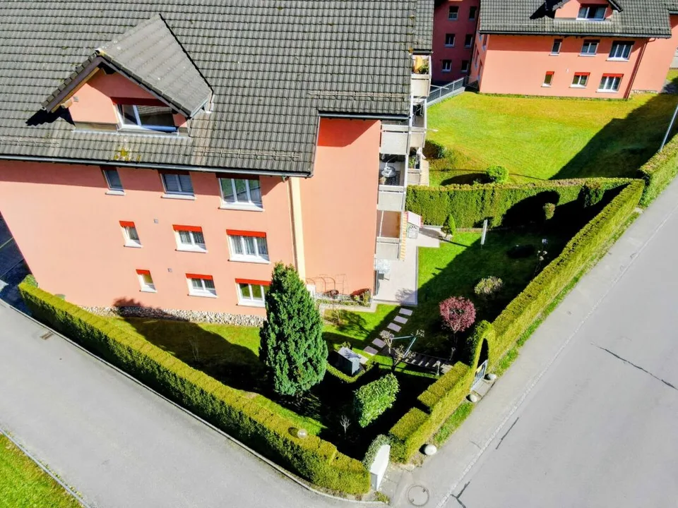 Paradiso familiare con un giardino da sogno - spazio per vivere, giocare e arrivare