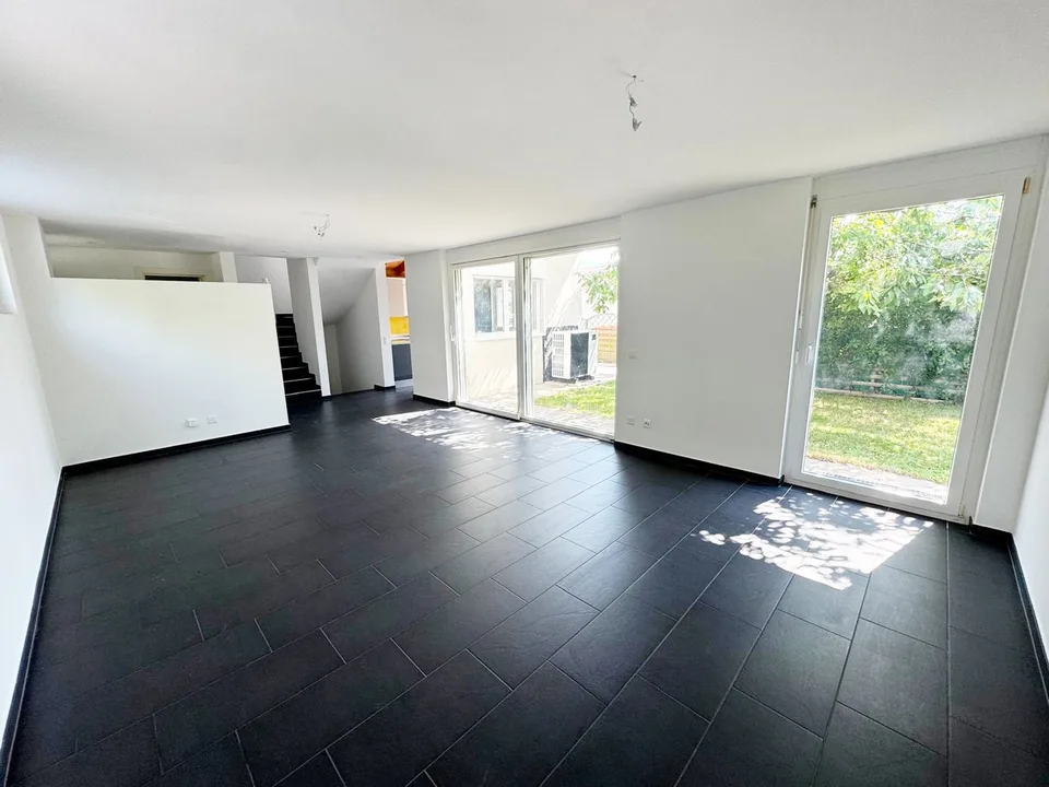 Einfamilienhaus in Stabio zum Verkauf – 4 Räume mit Balkon und grünem Blick