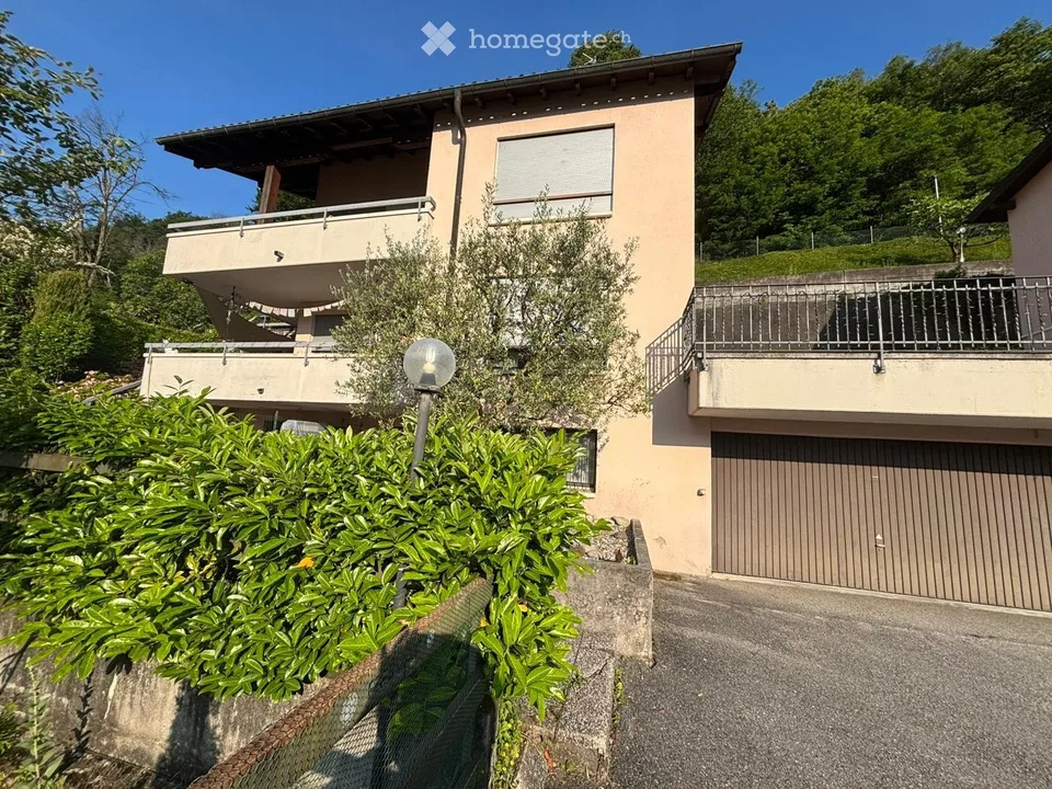 Grande casa a Sureggio con vista sui monti