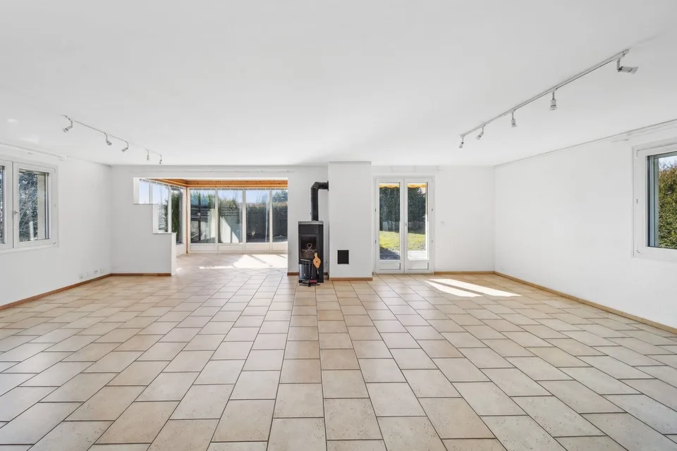 Einzelvilla im Erdgeschoss mit großem Potenzial für Aufstockung!