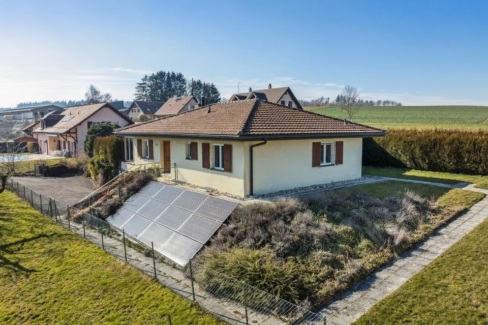 Einzelvilla im Erdgeschoss mit großem Potenzial für Aufstockung!