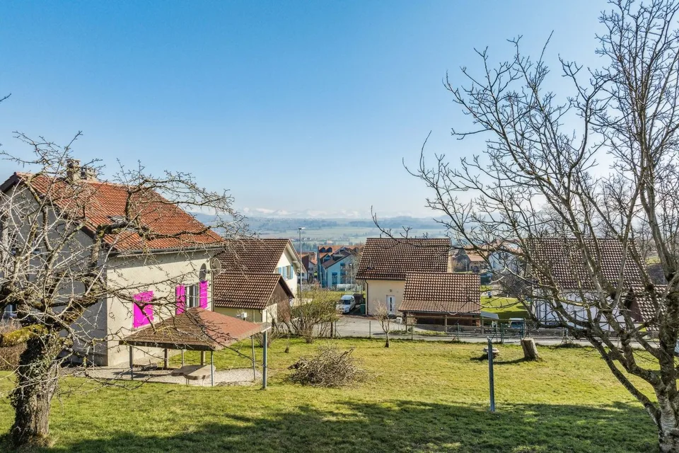 Einzelvilla im Erdgeschoss mit großem Potenzial für Aufstockung!