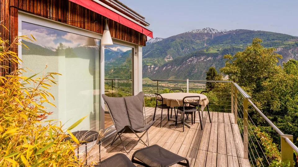 Due case di architetto in un ambiente naturale preservato ad Ayent – foto 7 di 13