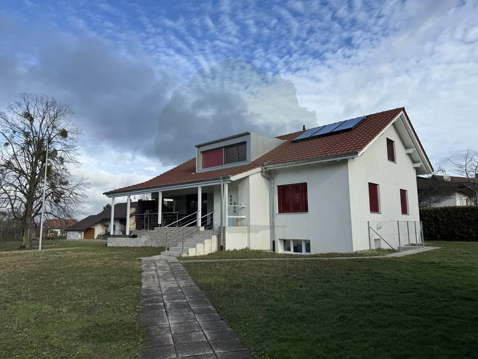 Casa familiare a due appartamenti di 3,5 locali e tre garage – foto 13 di 13