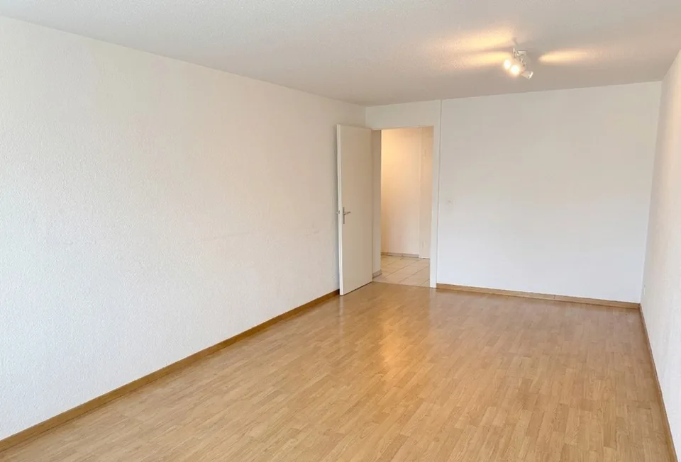 Appartamento di 3,5 locali elegante in una zona tranquilla di Gwatt (Thun)