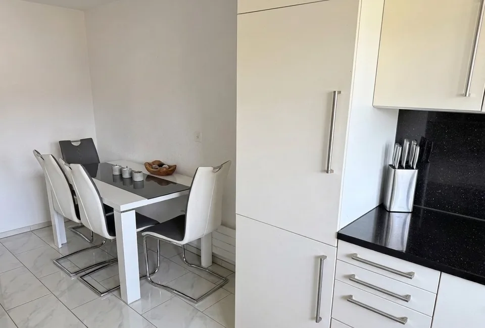 Appartamento di 3,5 locali elegante in una zona tranquilla di Gwatt (Thun)