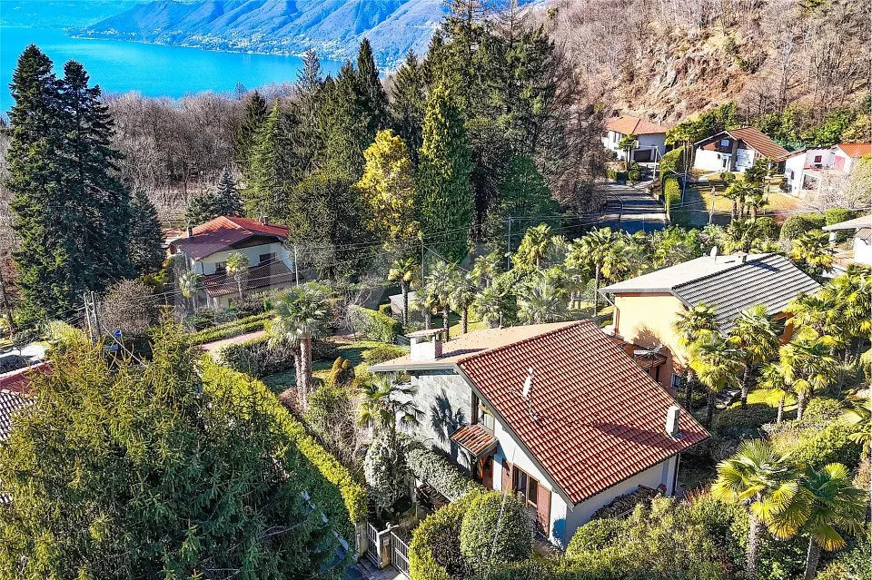 Villetta bifamiliare vista lago