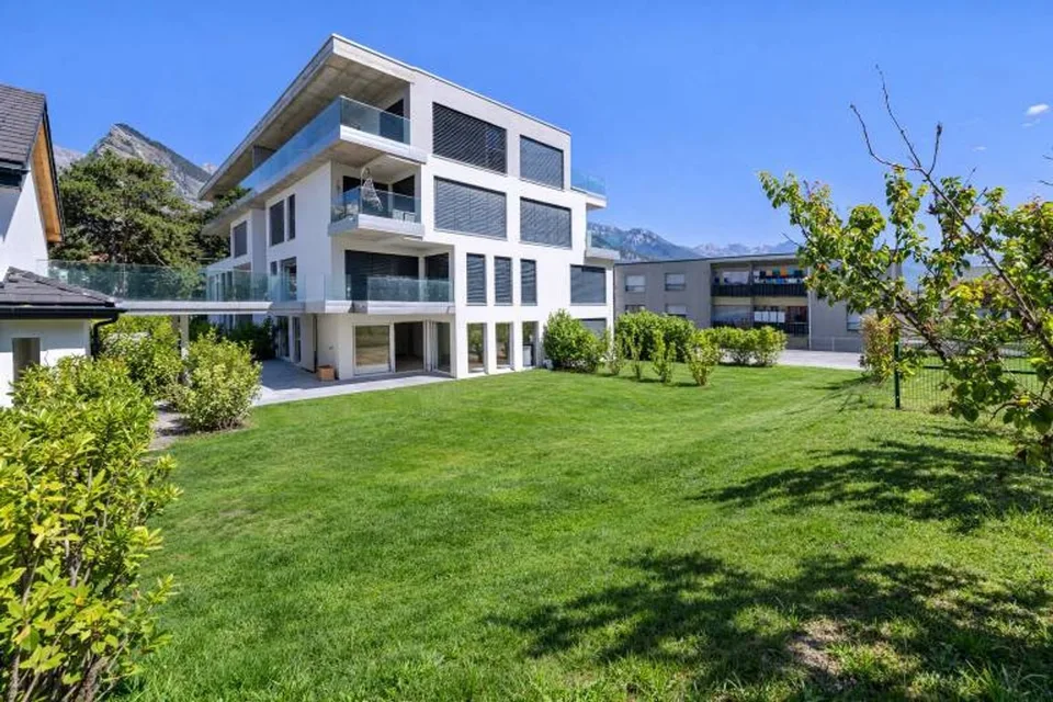 Appartement neuf de 2.5 pièces avec grand jardin et terrasses