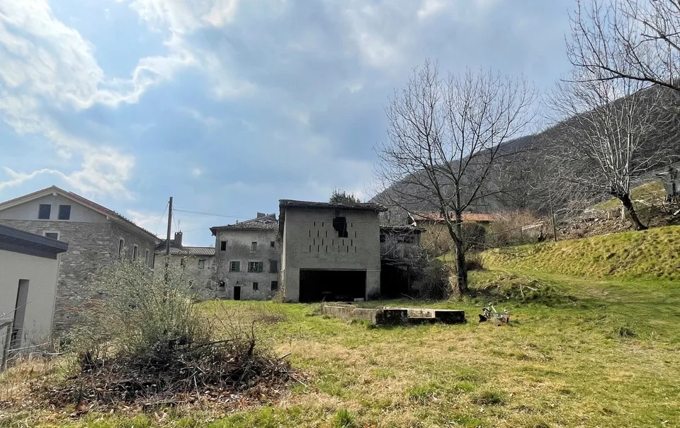 Terreno edificabile di 1300 mq immerso nella natura
