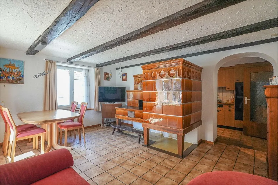 Nie mehr Platzprobleme! Gemütliches Wohnhaus mit riesigem Ökonomieteil