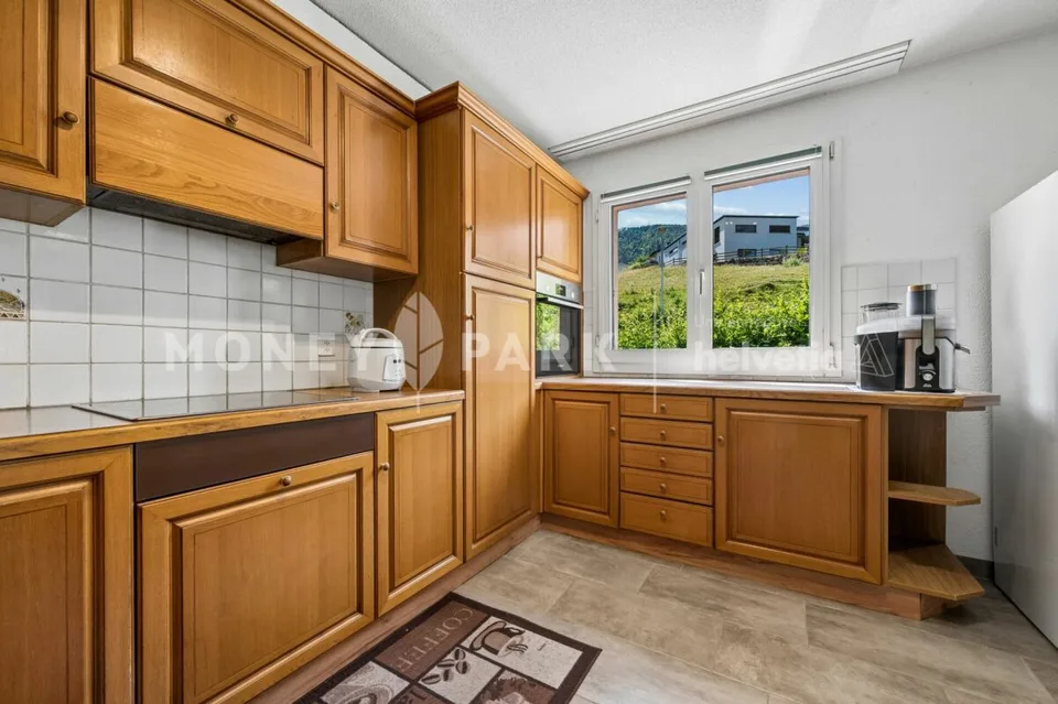 APPARTEMENT FAMILIAL LUMINEUX DE 4.5 PIECES AVEC VÉRANDA ET JARDIN PRIVATIF