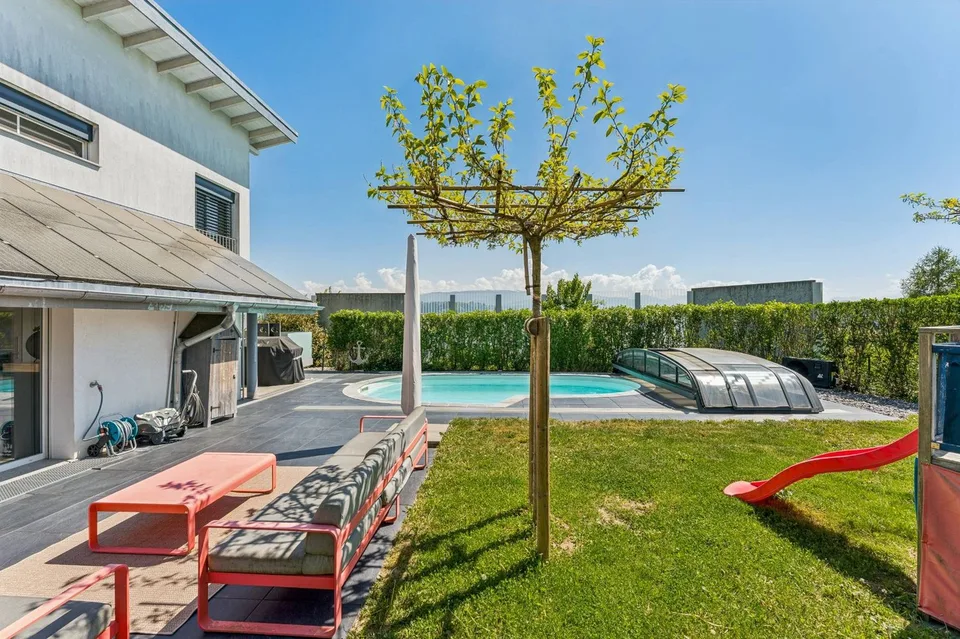 Magnifique maison avec appartement de rendement et piscine
