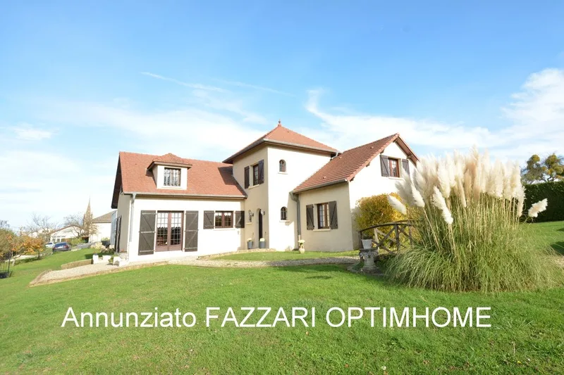 À vendre en exclusivité à Stenay, vaste maison familiale de plain-pied