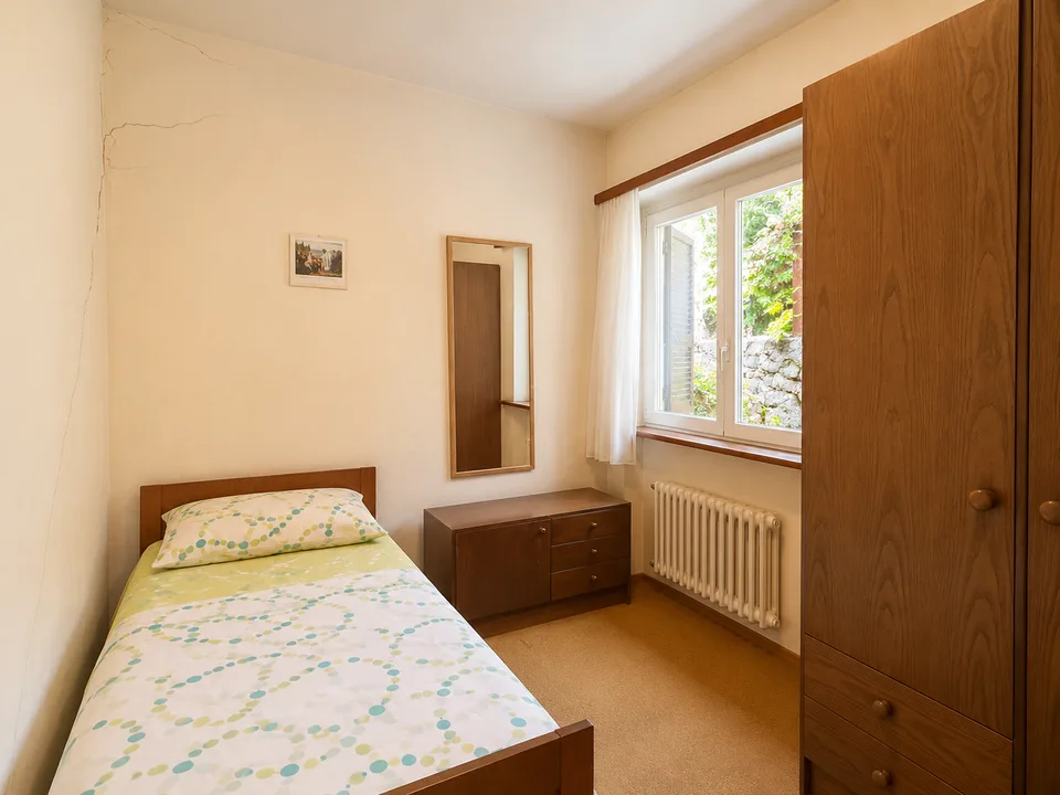 Grande Casa Bifamiliare di 9 locali da rinnovare, con terreno edificabile – photo 15 sur 26