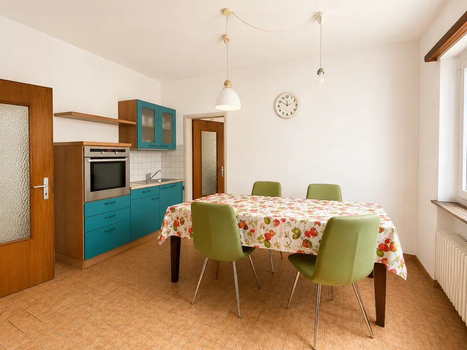 Grande Casa Bifamiliare di 9 locali da rinnovare, con terreno edificabile – photo 7 sur 26