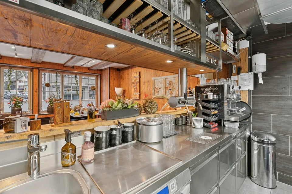 Gemsli - Alpenthai:  Restaurant mit Wohnung in Altstätten