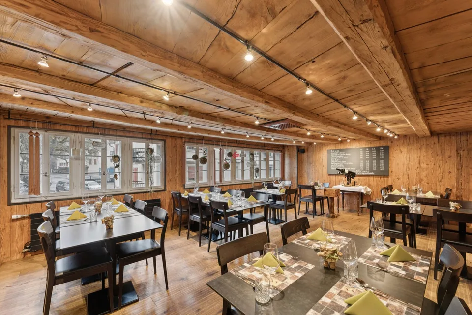 Gemsli - Alpenthai:  Restaurant mit Wohnung in Altstätten