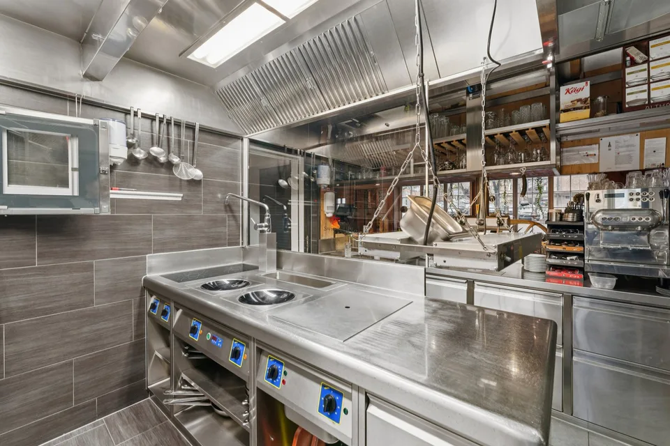 Gemsli - Alpenthai: Ristorante con appartamento ad Altstätten – foto 6 di 13
