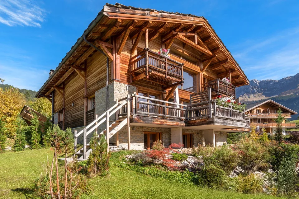Ein Chalet Bayrou zum Verkauf in der Region Villars-sur-Ollon - Die Kunst der alpinen Bauweise von Megève bis Crans-Montana
