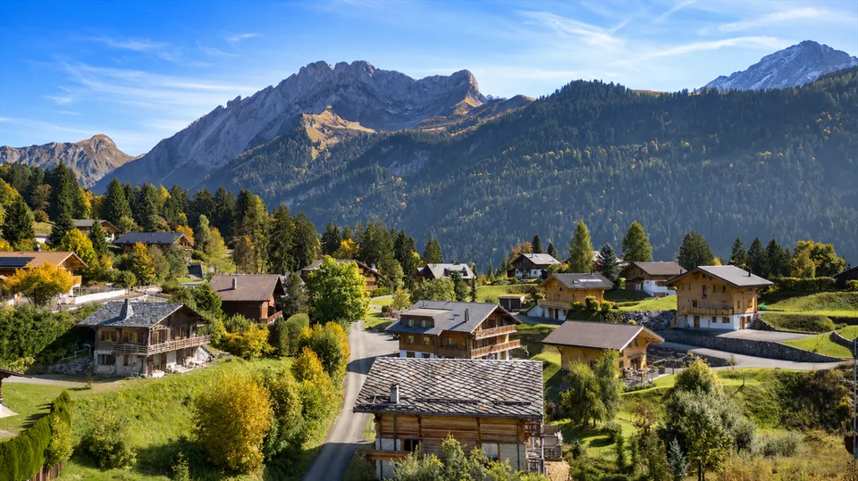 Ein Chalet Bayrou zum Verkauf in der Region Villars-sur-Ollon - Die Kunst der alpinen Bauweise von Megève bis Crans-Montana