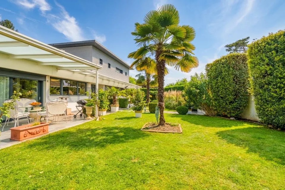 Superbe villa moderne avec piscine