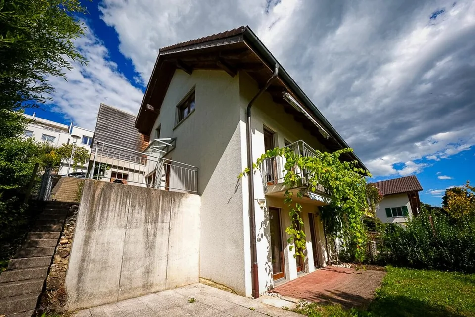 Sonniges Reiheneinfamilienhaus mit Bergblick