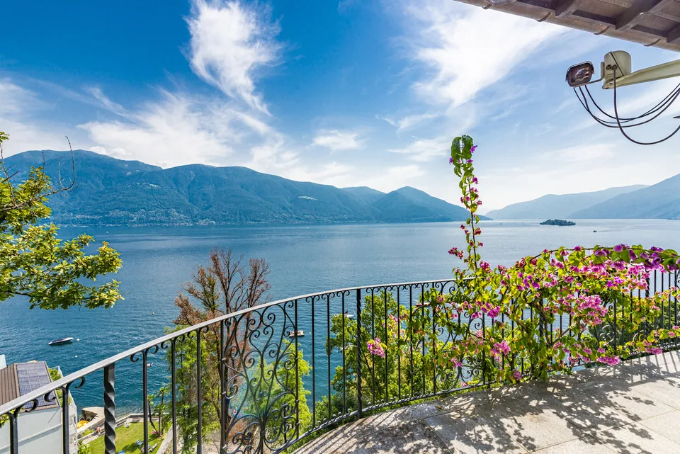 Villa "al Finestrone" nel villaggio svizzero del 2025