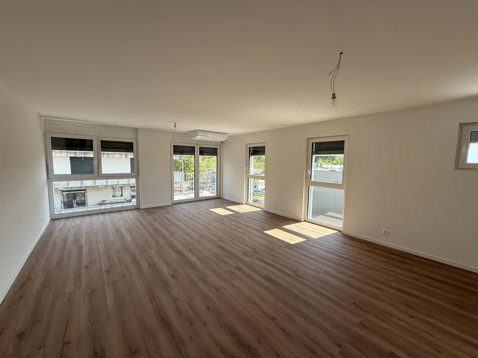 Spazio amministrativo/ufficio con balcone, unità 31, in nuovo progetto a Echandens