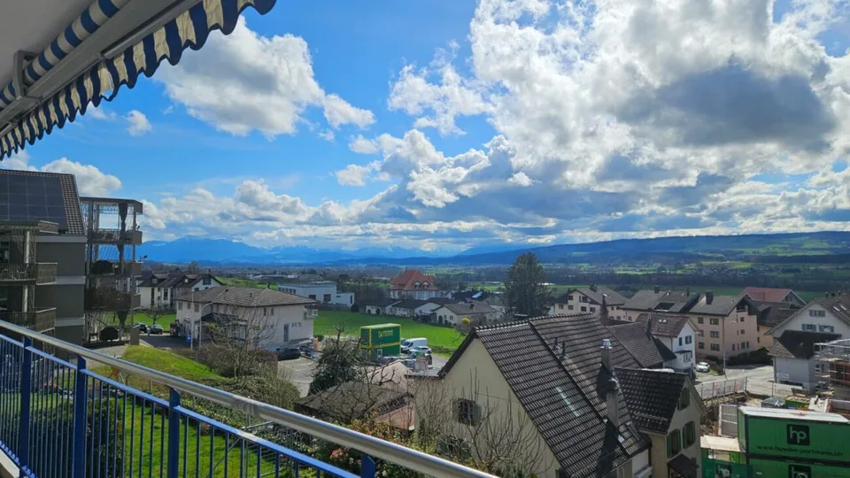 GESUCHT: Eigentumswohnungen mit Lift im Haus oder Einfamilienhäuser in der Aglo Zürich, Luzern und Zug mit Renovationsbedarf