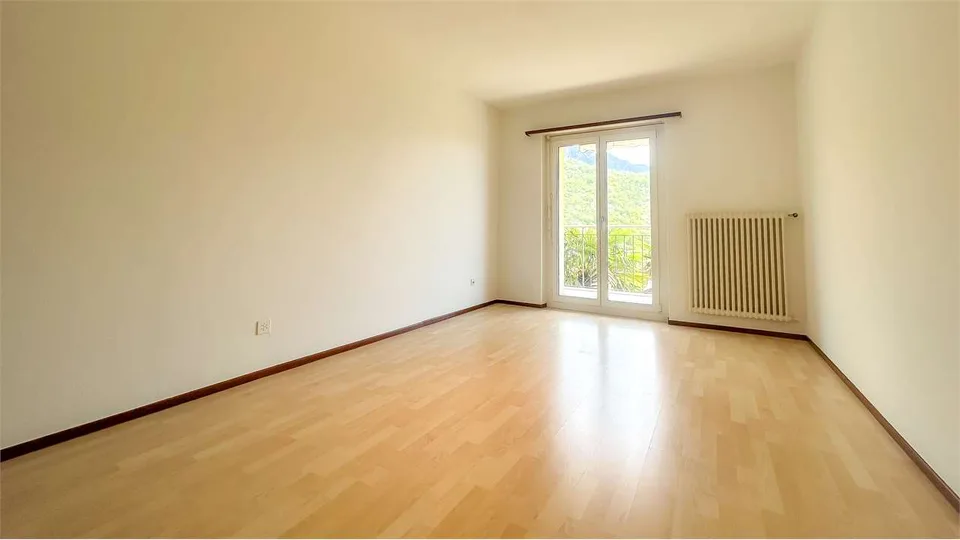 Einladendes 3.5-Zimmer-Wohnung mit Balkon und freier Aussicht – Foto 6 von 8