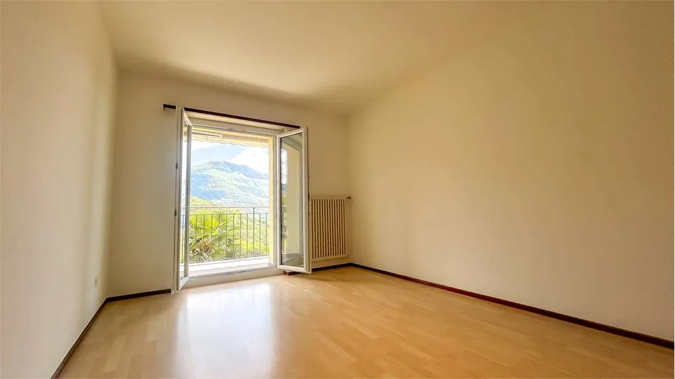 Einladendes 3.5-Zimmer-Wohnung mit Balkon und freier Aussicht – Foto 7 von 8