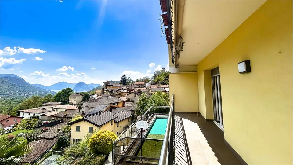 Einladendes 3.5-Zimmer-Wohnung mit Balkon und freier Aussicht – Foto 2 von 8