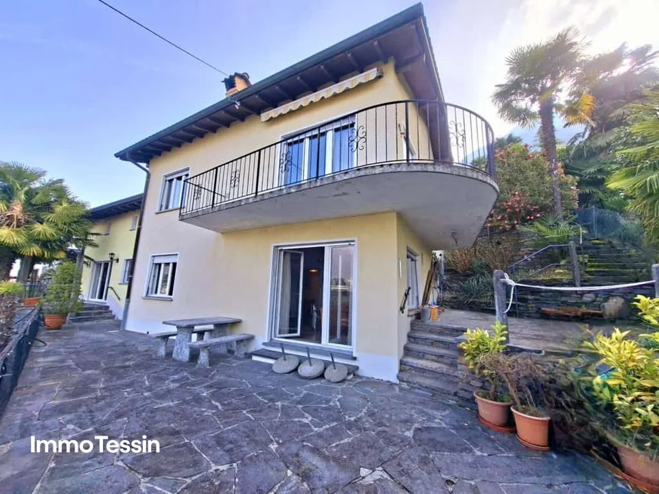 Maison de vacances avec vue lacustre de rêve sur le Lago Maggiore
