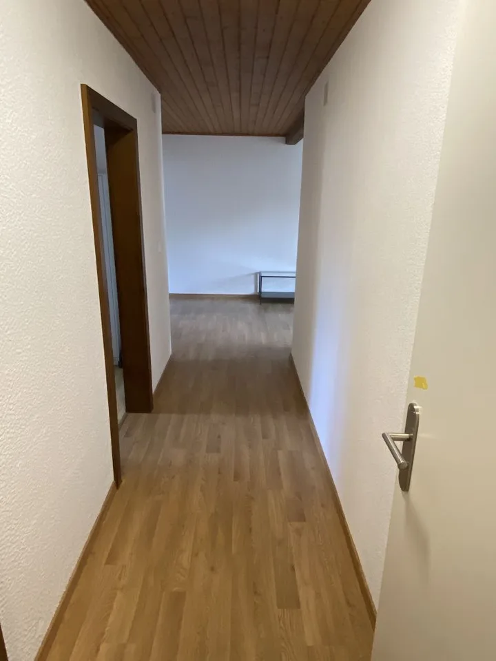 Delizioso appartamento arredato di 2 locali in posizione tranquilla a Moutier