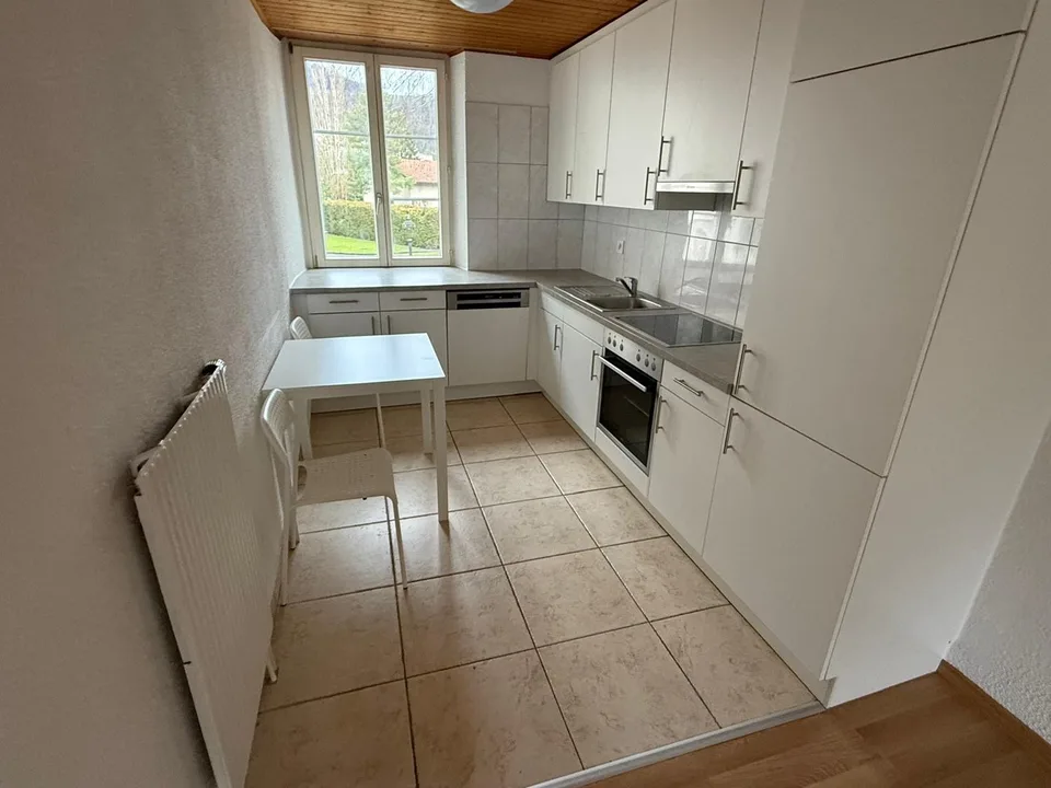 Charmant appartement meublé de 2 pièces  au calme à Moutier