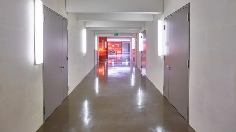 Spazio ufficio su 240m2 - completamente attrezzato e climatizzato – foto 7 di 9