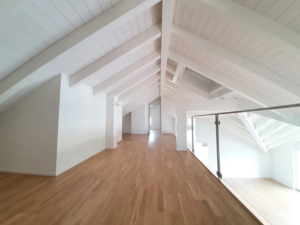 BENE ECCEZIONALE! MERAVIGLIOSO APPARTAMENTO DUPLEX DI 8.5 LOCALI