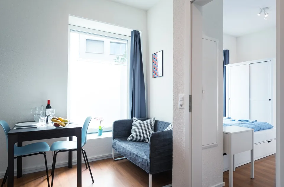 Charmantes möbliertes 2 Zimmer-Apartment mit Balkon in Zürich-Altstetten – photo 6 sur 9
